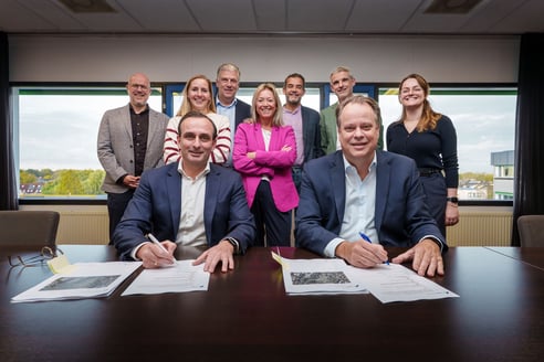 Ondertekening contract door AT Osborne en HagaZiekenhuis