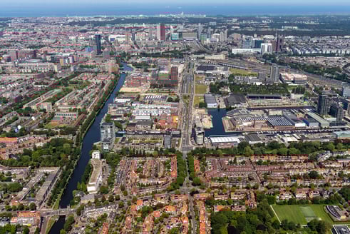  De tramverbinding doorkruist het Central Innovation District (CID) en de Binckhorst, waar tot 2040 zo’n 25.000 woningen en 30.000 banen bij komen.