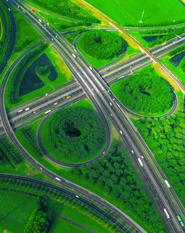 birdseye shot van snelwegen-1