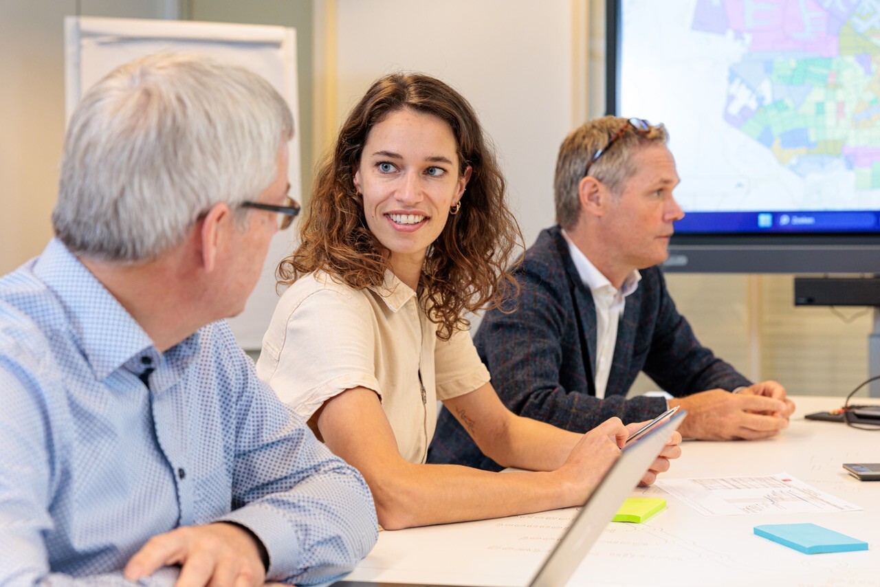 overleg-vrouw-collega