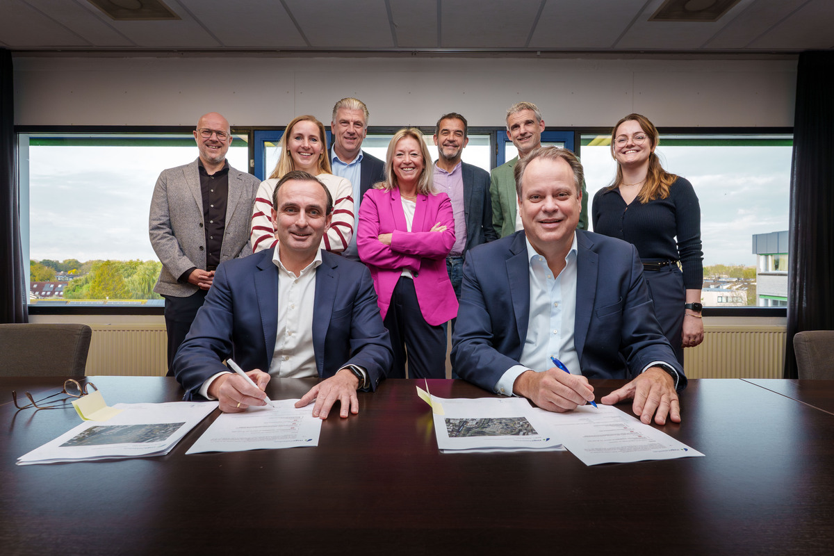 Ondertekening contract door AT Osborne en HagaZiekenhuis