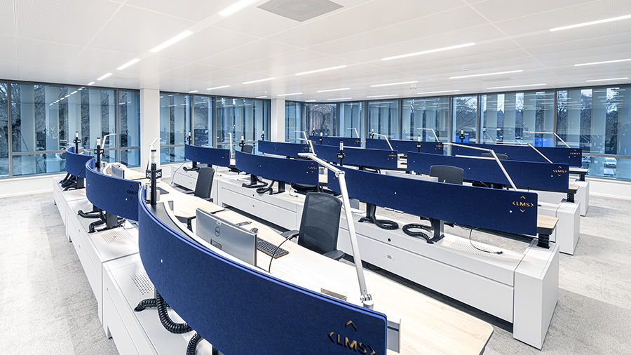De nieuwe meldkamer in het gebouw van Landelijke Meldkamer Samenwerking