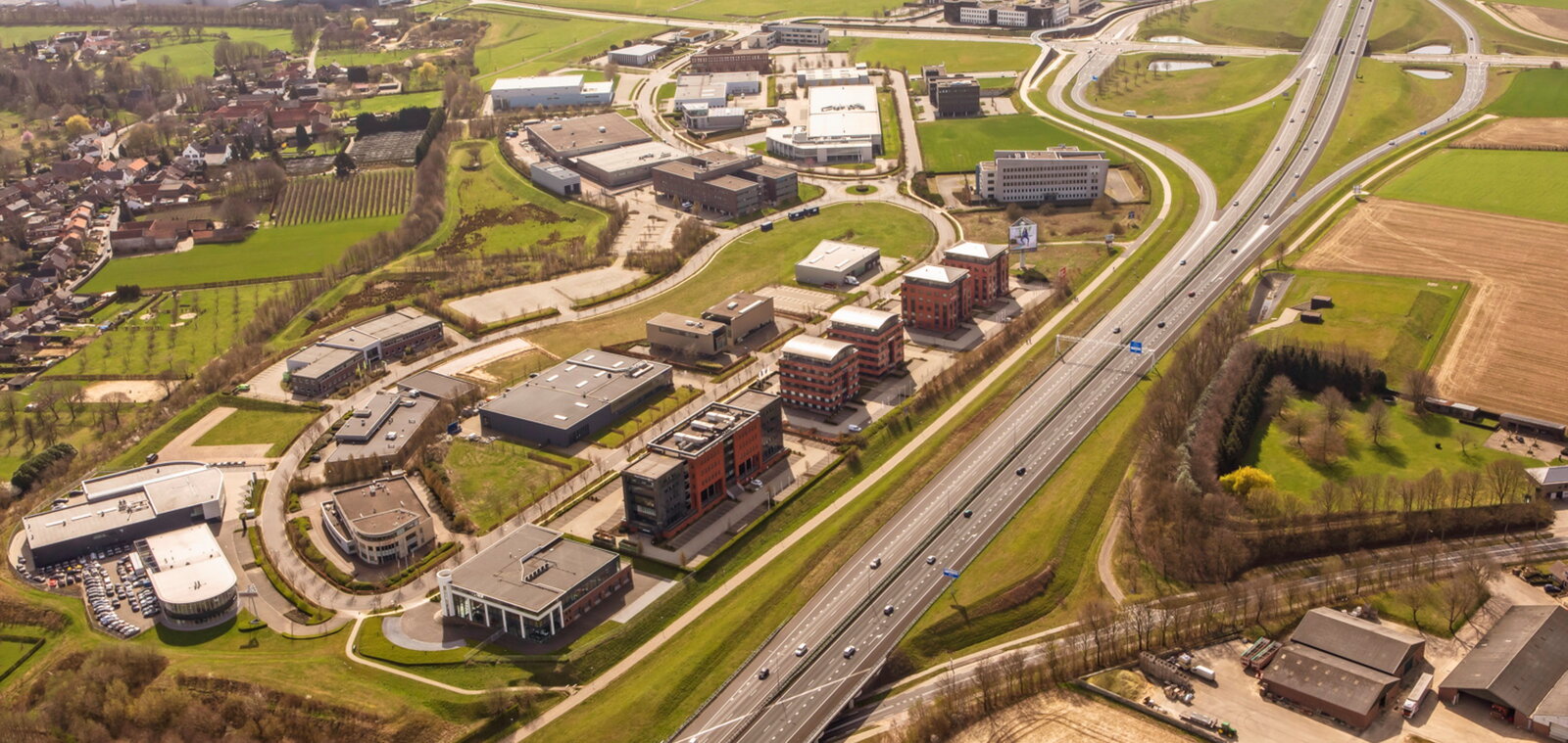 Luchtfoto Aviation Valley - Zuid Limburg Bereikbaar